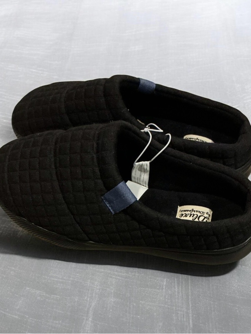 dearfoams Men's Black Quilted Slip-On with Blue Accent